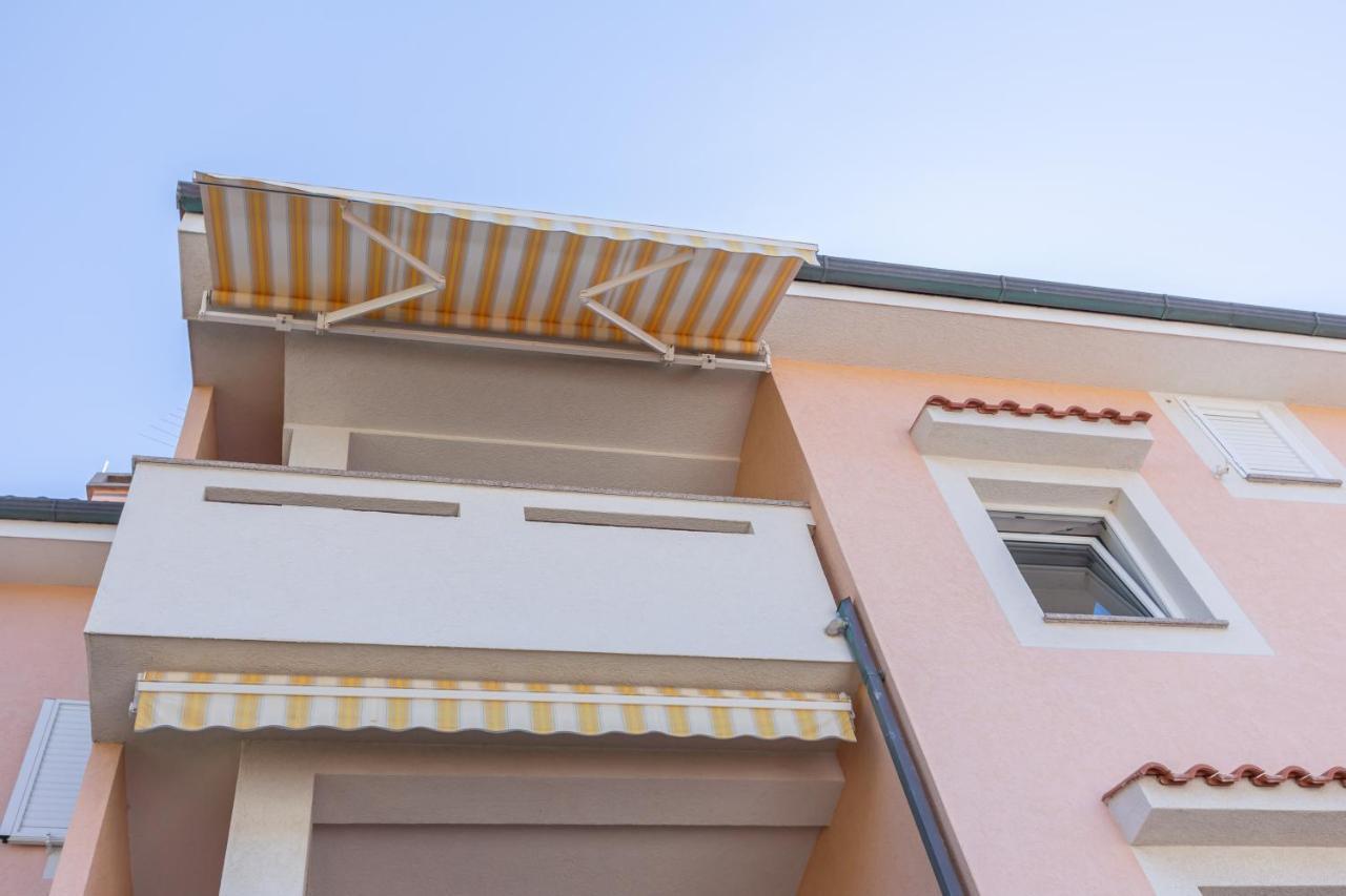 Apartments Ema & Mislav With Terrace Baška Dış mekan fotoğraf